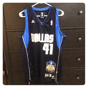 Dallas Mavericks Dirk Nowitzki Basketball Jersey
